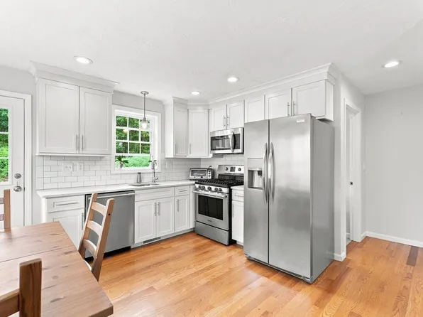 59 Riley Rd #59, Tyngsboro, MA 01879