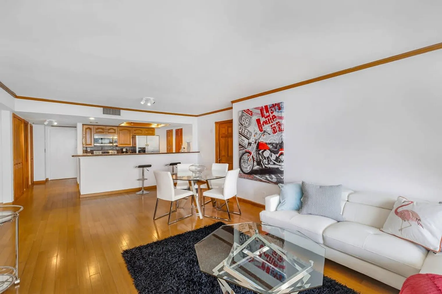 4 bed, 3.0 bath, $6,892 — Photo 1