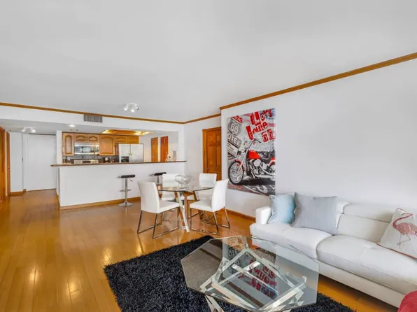 1717 N Bayshore Dr, Miami, FL