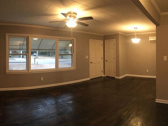 4th image of 104 Pinecone Dr