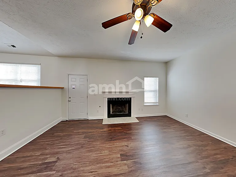 2521 Fairstone Ave — Photo 9