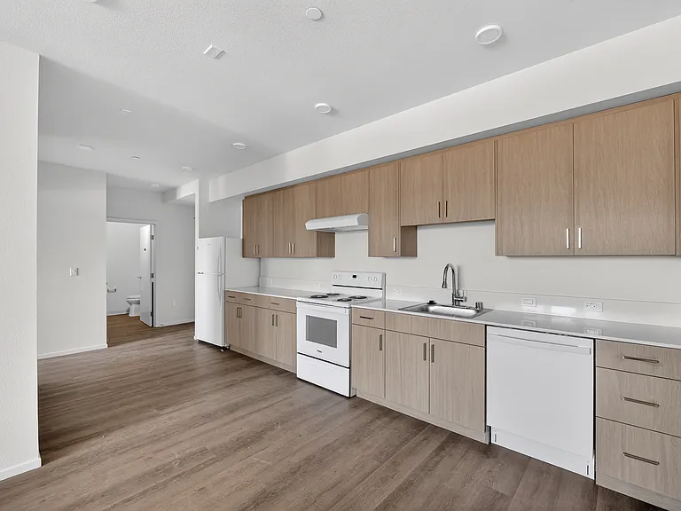 Dry Creek Crossing Apartments — Photo 19