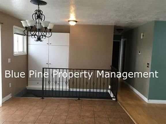 4th image of 4415 E Greenwillow Ln