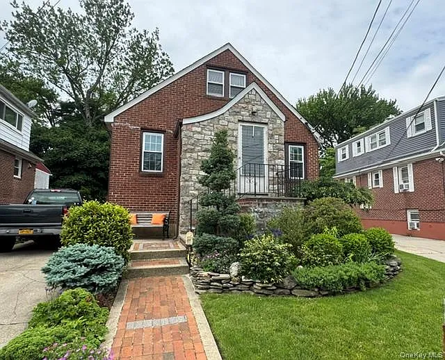 78 Wood St — Photo 1
