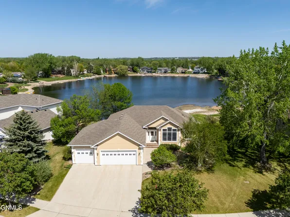 600 Cottonwood Loop, Bismarck, ND 58504