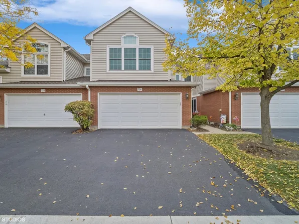 724 Old Checker Rd, Buffalo Grove, IL 60089