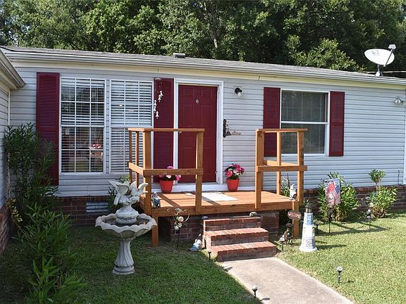 3rd image of 16489 Hill Country Dr