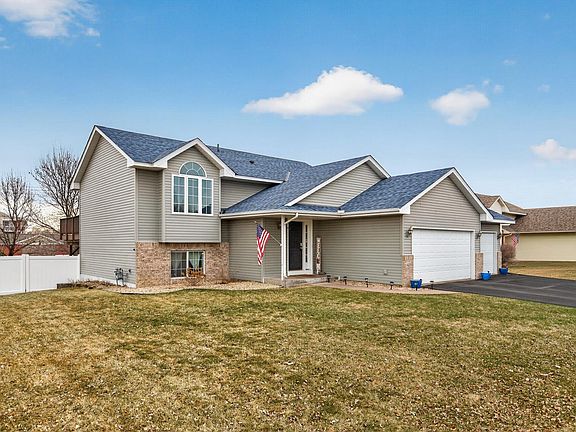 4th image of 423 Donna Ct