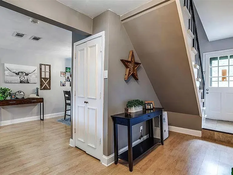 4039 Cole Ave #102 — Photo 7