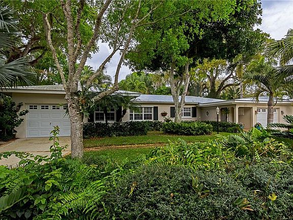 2nd image of 3017 Golf View Dr