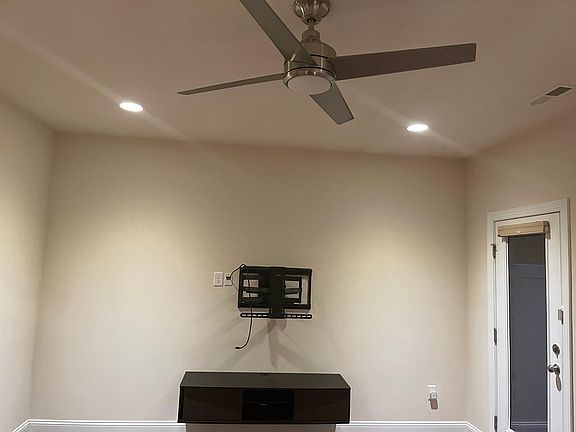 4th image of 309 Castle Rock Ln