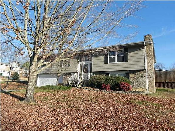 2nd image of 8304 Oak Forest Ln
