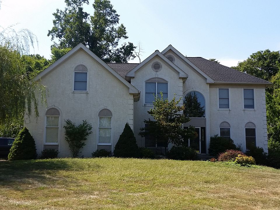 2nd image of 13 Great Oak Dr
