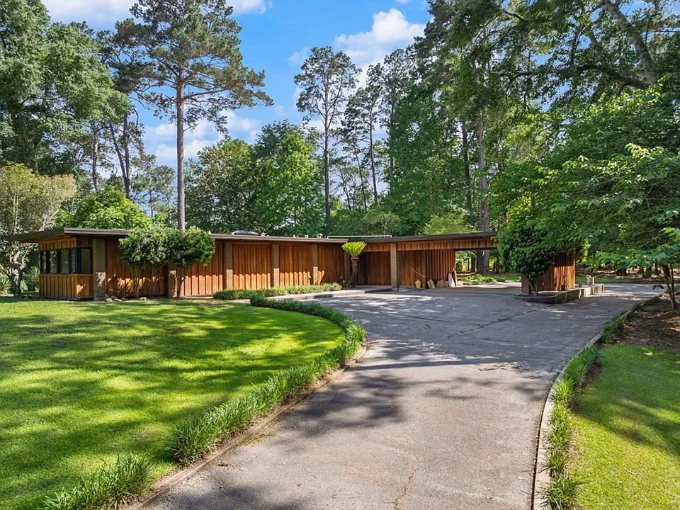 504 Live Oak Rd