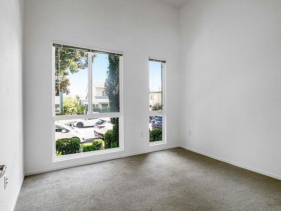5th image of 124 W Colorado St APT 101