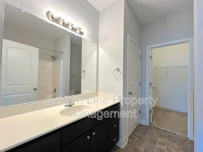 841 Seigle Point Dr — Photo 22