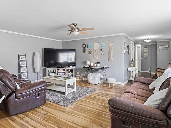5th image of 344 N Grey Cres
