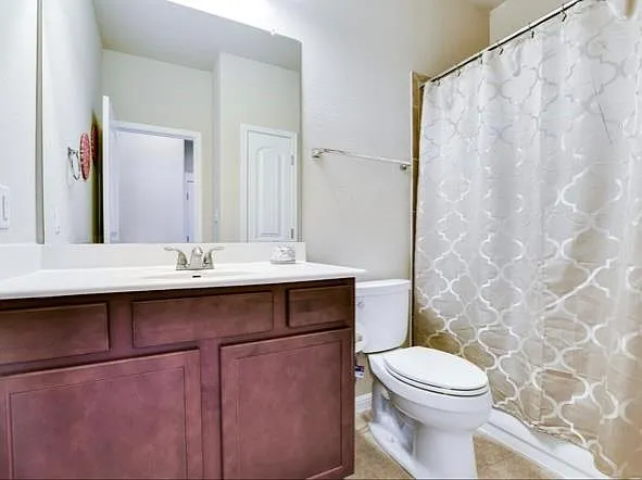 185 Camden Cv — Photo 14