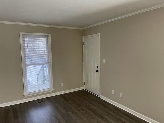4th image of 993 Green St