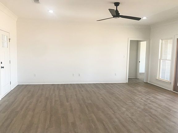 3rd image of 129-163 Blue Oak Way
