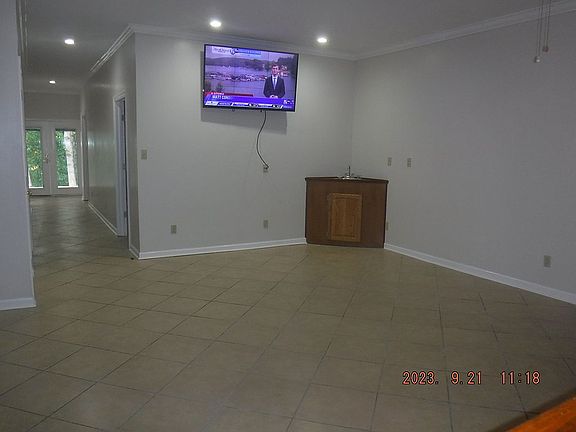 Entertainment Room, Sink LED