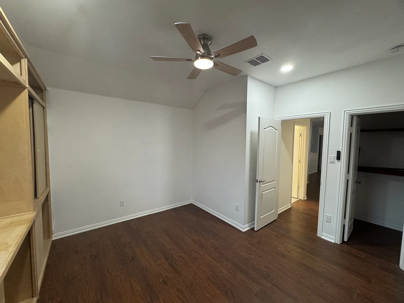 5 bed, 3229 sqft, $3,000 — Photo 2