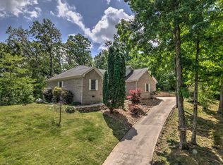 61 Lake Dr, Trenton, GA 30752