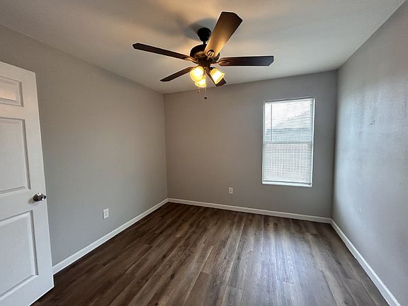 5th image of 804 N Englewood Ave #B