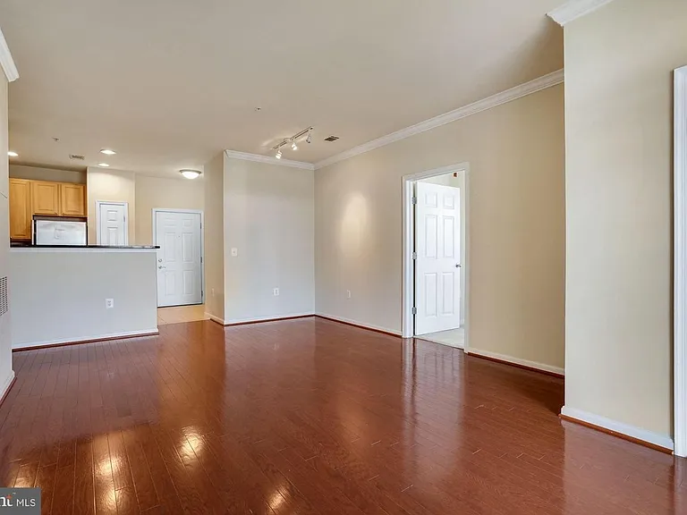 2465 Army Navy Dr #1-317 — Photo 12