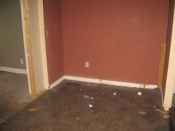 4th image of 1011 Dartmouth Ave
