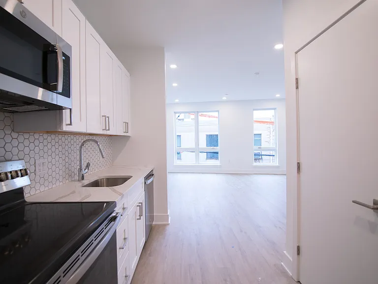 1325 N Lee St #401 — Photo 12
