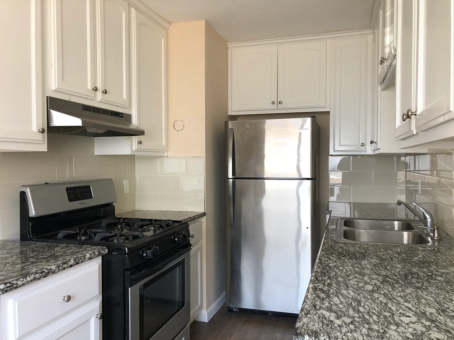 11 bed, 600 sqft, $1,850 — Photo 4