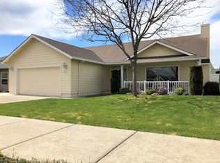 914 Crystal Dr, Eagle Pt, OR 97524