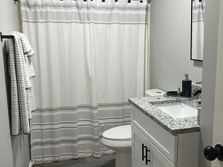 239 Hartfield Rd #4 — Photo 2