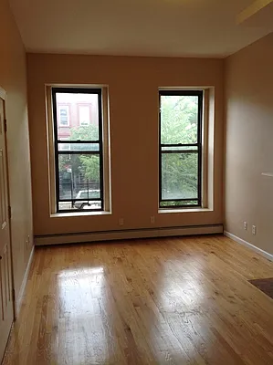 Rented by Realty Collective | media 32