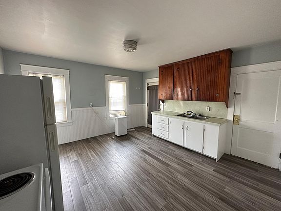 2nd image of 9 Lovewell St