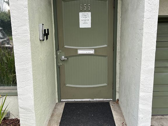 2nd image of 655 Macarthur Blvd APT 4