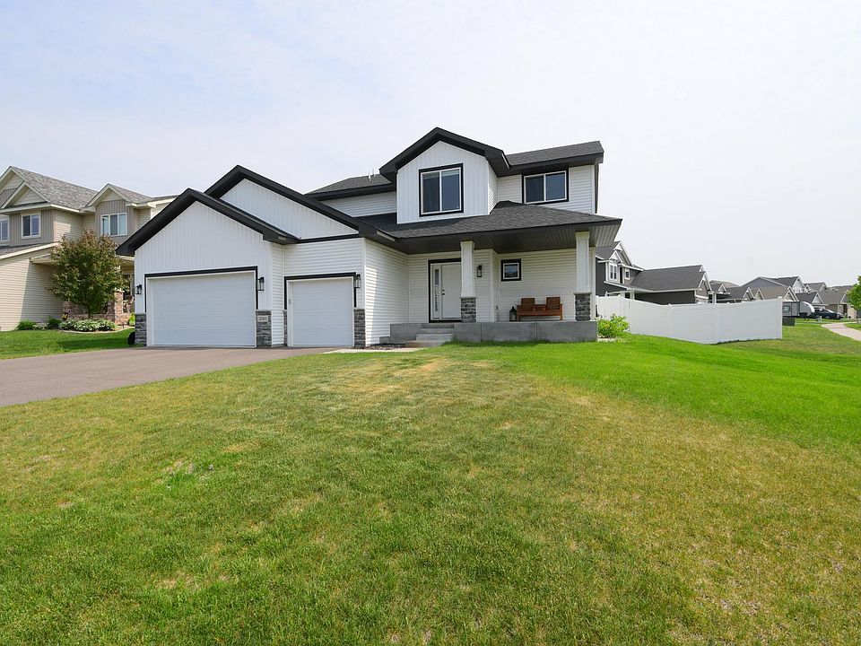 1st image of 2081 Red Oak Ln