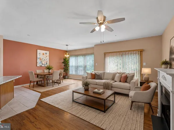 81 Chadwick Cir, Norristown, PA 19403