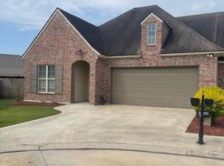 104 Chipshot Dr, Broussard, LA 70518