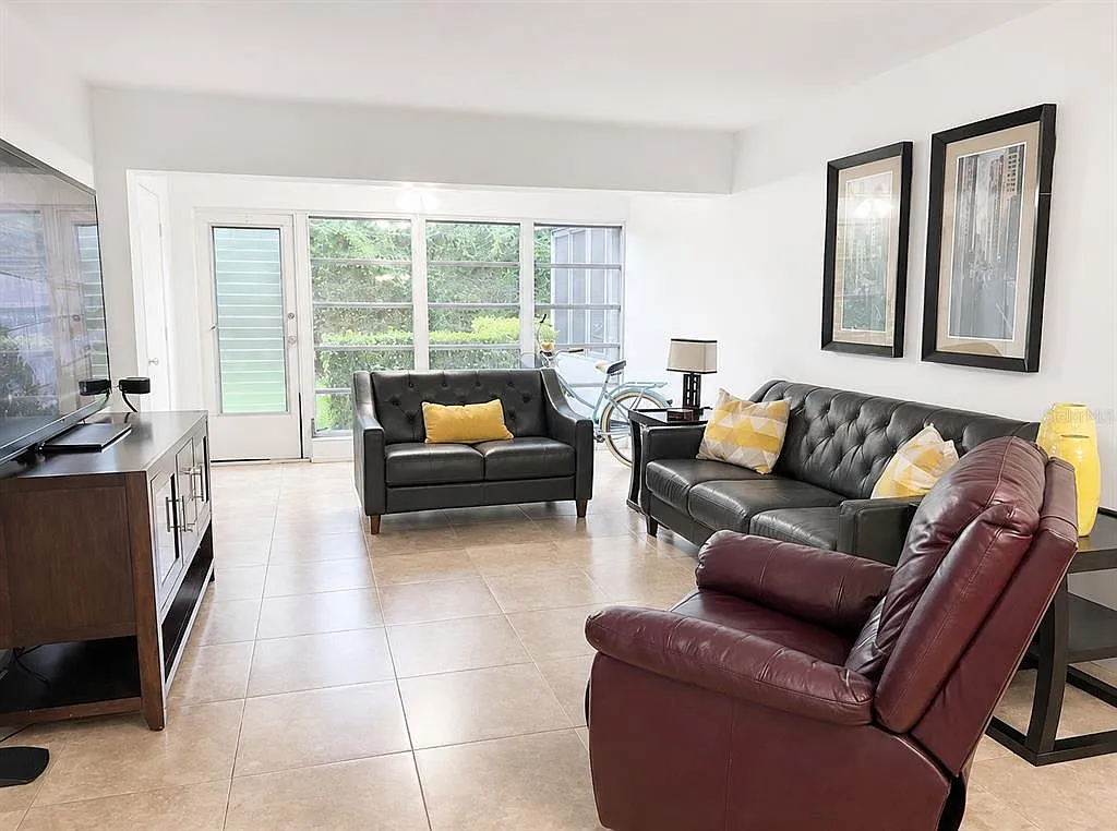 2 bed, 2.0 bath, 1167 sqft, $1,975 — Photo 1