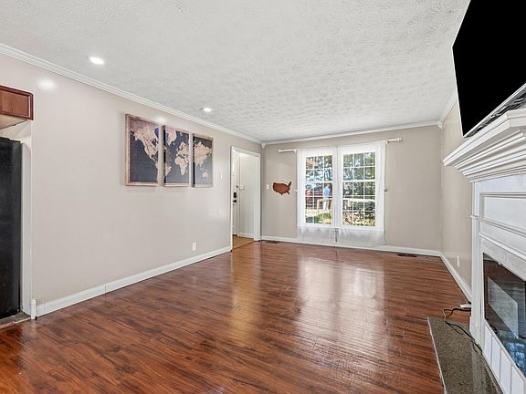 5th image of 1577 Fairview Rd