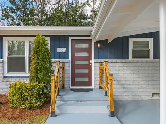 4th image of 3012 Monterey Dr