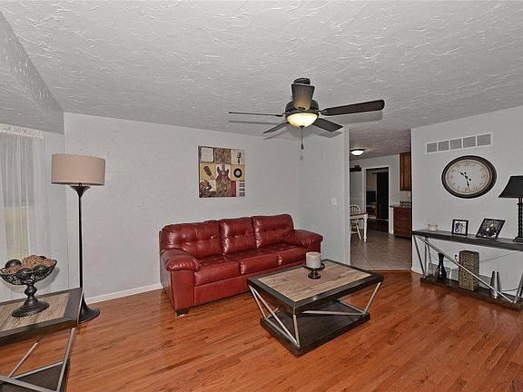 3rd image of 10144 Florinda Dr