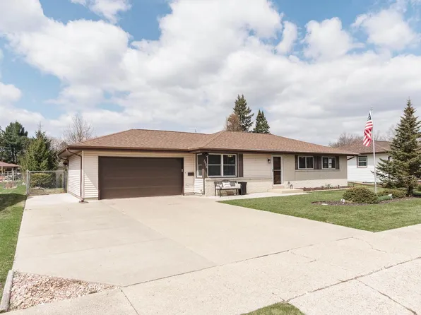 1405 North Claremont Drive, Janesville, WI 53545