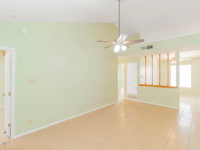 12056 Bellows Ct — Photo 10