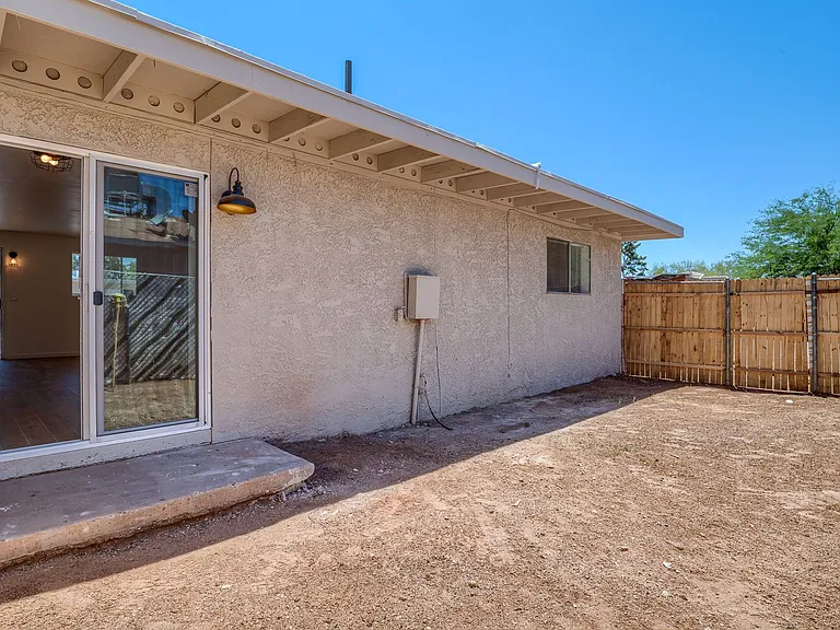 North Central (Stone and Limberlost), 2 bedroom, 1 bath duplexes, large fenced yards with a/c! — Photo 16