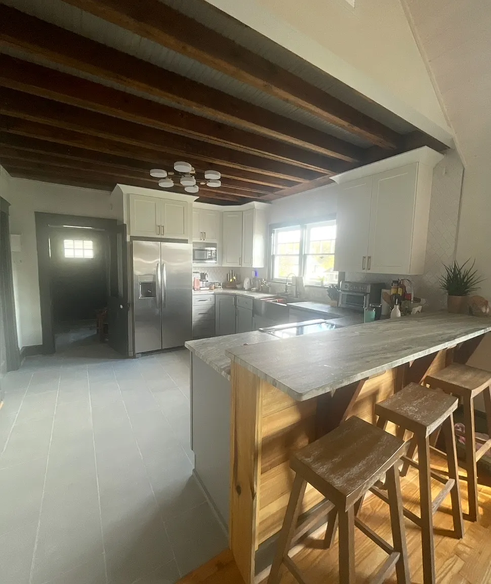 3 bed, 1430 sqft, $2,453 — Photo 3