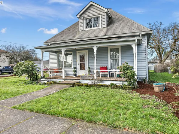 821 Maple St, Junction City, OR 97448