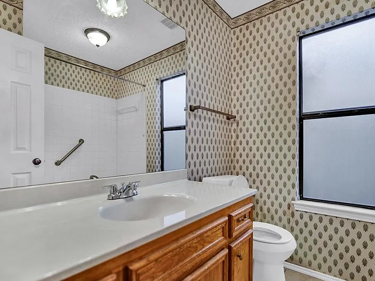1101 Cresswell Dr — Photo 8